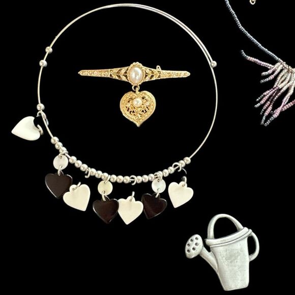 Vintage Jewelry lot 11 pieces- 4 necklaces-2 earrings-2 pins 3 bracelets fab - Picture 5 of 11